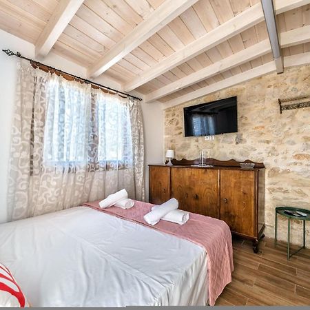 Guest House Aphrodite Kato Archanes Eksteriør billede